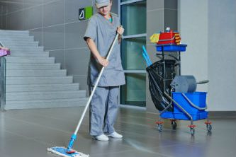 Houston office cleaning worker